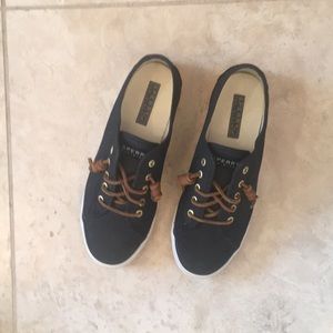 Women’s Sperry Topsider Navy tennis shoes size 6.5